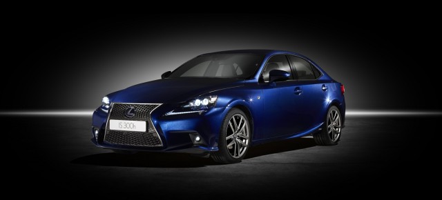 New Lexus IS 300h 2013-1.jpg